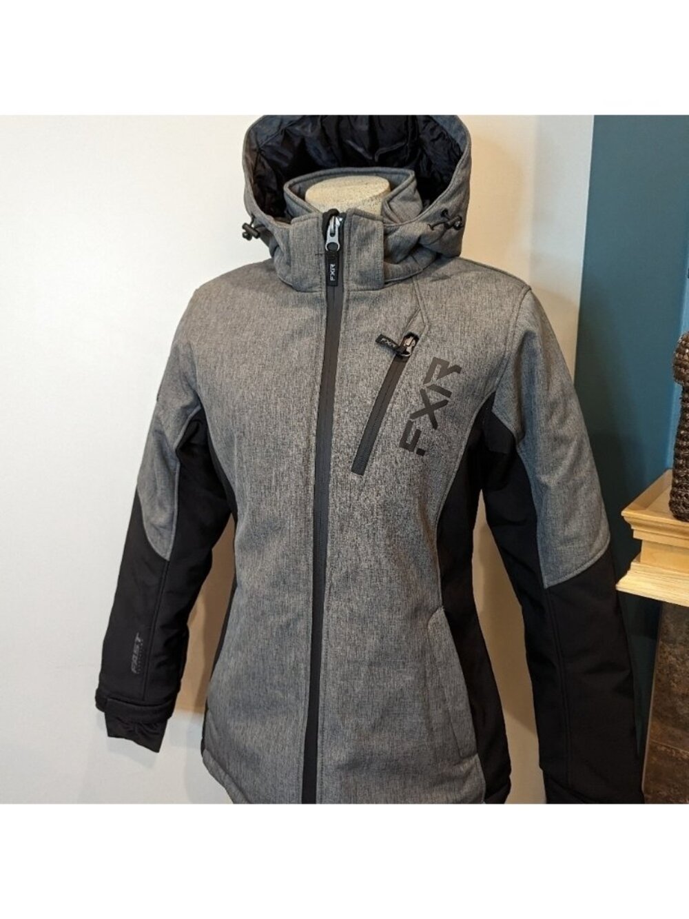 FXR Women's Vertical Pro Insulated Softshell Jacket gray & black Size S